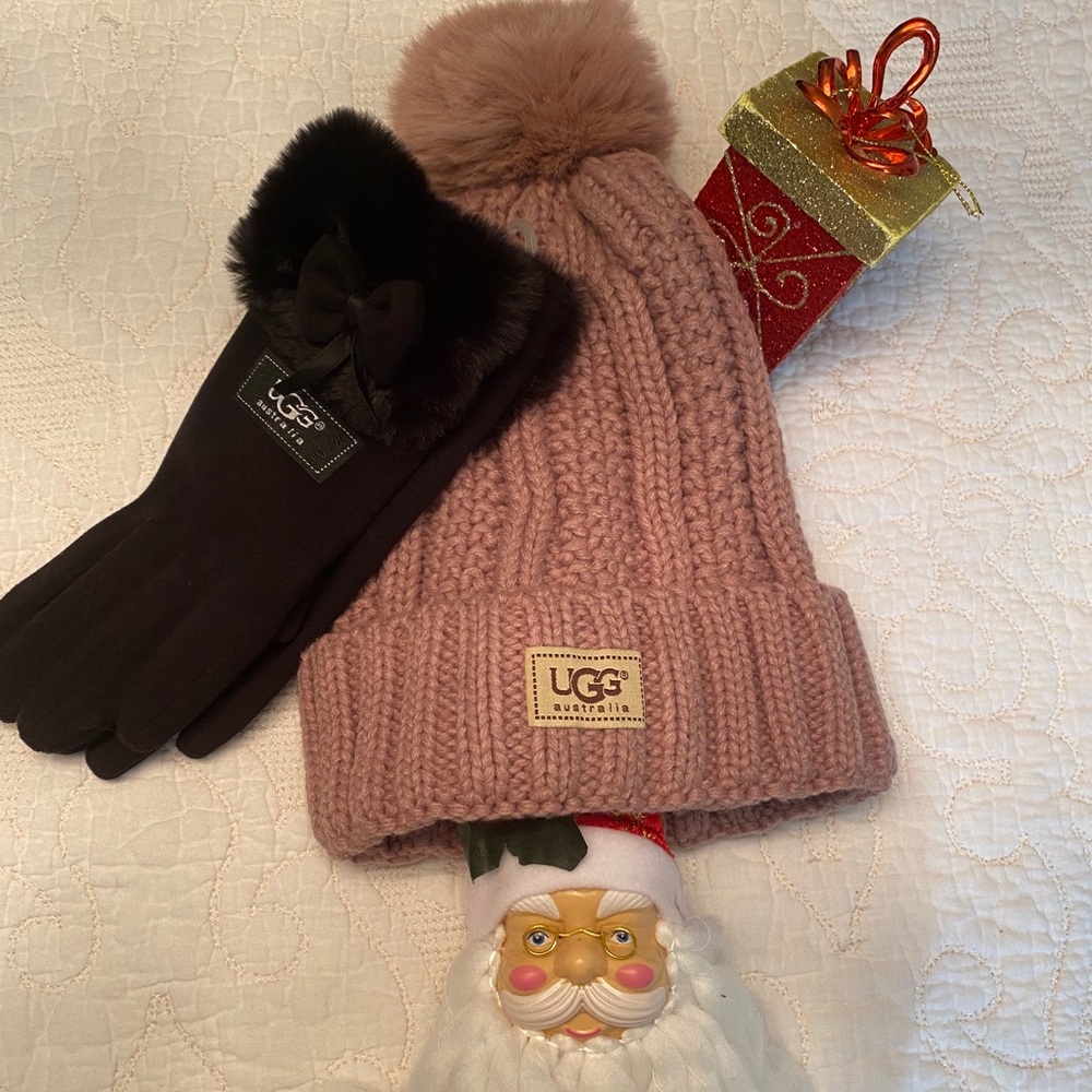 Ugg 2pc hat and gloves set